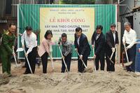<a href="/doi-song/xay-dung" title="Xây dựng" rel="dofollow">Xây dựng</a>