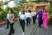 <a href="/phat-trien-ben-vung" title="Phát triển bền vững" rel="dofollow">Phát triển bền vững</a>