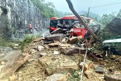 Khánh Hòa: Mưa lớn diện rộng, sạt lở nghiêm trọng trên Quốc lộ 27C khiến 6 người thiệt mạng