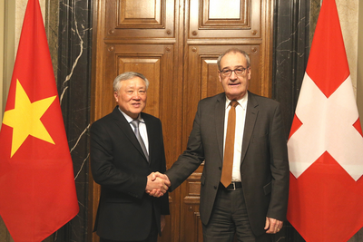 Việt Nam mong muốn tăng cường hợp tác với Thụy Sĩ trong phát triển trung tâm tài chính quốc tế