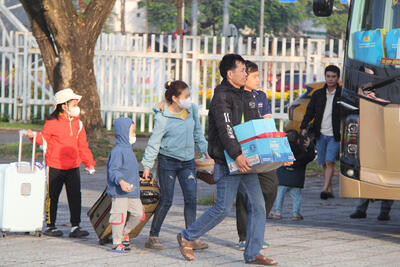 Gần 4.000 công nhân Đà Nẵng lên ‘Chuyến xe Công đoàn’ về quê đón Tết