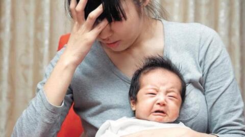 Liên tiếp 2 vụ mẹ nghi trầm cảm sát hại con: Dấu hiệu trầm cảm sau sinh là gì?