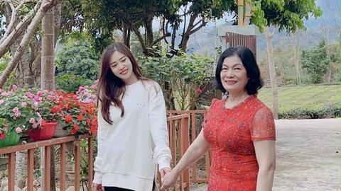 TikToker triệu view Trang Chun: Thu nhập 50 - 100 triệu đồng/tháng, “kéo” cả bố mẹ và em trai cùng làm clip!