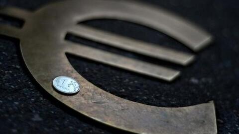 Đồng rúp tiếp tục tăng giá so với euro, USD - CNN: Nỗ lực của Nga đang phát huy tác dụng