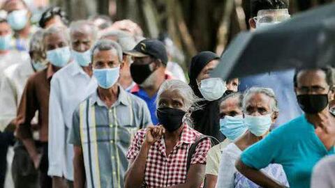 Sri Lanka: Bác sĩ soi đèn pin để mổ vì thiếu điện, hàng nghìn người có thể sẽ chết vì khan hiếm thuốc