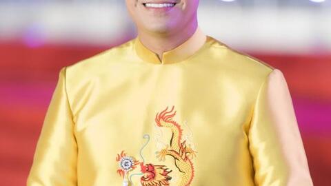 MC Đức Bảo hé lộ ảnh hiếm trước giờ G của Lễ Khai mạc SEA Games 31: Trang phục của người dẫn gây ấn tượng mạnh