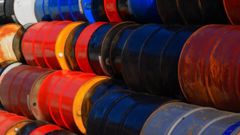 Dầu giảm hơn 3.5% khi Nga hạ triển vọng cắt giảm sản lượng bổ sung của OPEC+