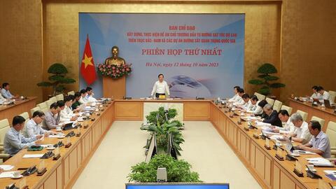 Phó Thủ tướng: Nghiên cứu phát triển đường sắt Bắc - Nam hiện đại, tốc độ 350 km/h