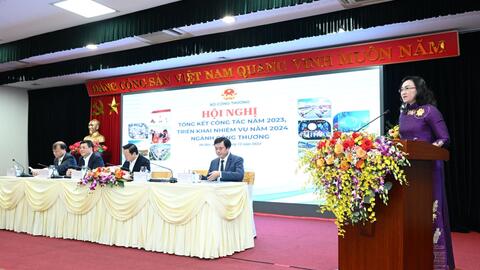 Việt Nam tiếp tục xuất siêu 8 năm liên tiếp, tăng gấp 3 lần năm 2022