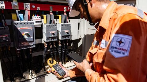 Thực hiện quyết liệt, hiệu quả các giải pháp bảo đảm cung ứng điện