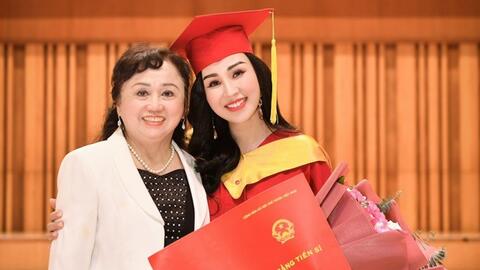 Ca sĩ Nguyễn Khánh Ly hết mình với dòng nhạc thính phòng cổ điển