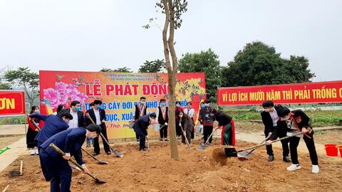 Phát động phong trào trồng cây xanh, bảo vệ môi trường sinh thái trong ngành giáo dục
