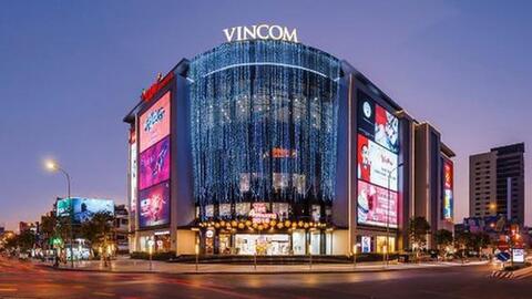 Cổ phiếu Vincom Retail (VRE) tăng bốc cùng thanh khoản kỷ lục sau thông tin sắp "chia tay" Vingroup