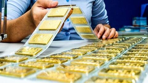 Thủ tướng yêu cầu NHNN xử lý ngay và luôn tình trạng chênh lệch giá vàng miếng