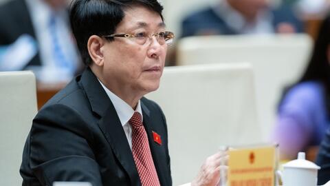 Bộ Chính trị quy định: Người đứng đầu có quyền tạm đình chỉ công tác cán bộ né trách nhiệm