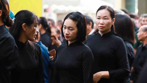 Xúc động tình dân nghẹn ngào đến viếng Tổng Bí thư Nguyễn Phú Trọng