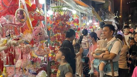 TP Hồ Chí Minh: Phố lồng đèn nhộn nhịp mùa Trung thu