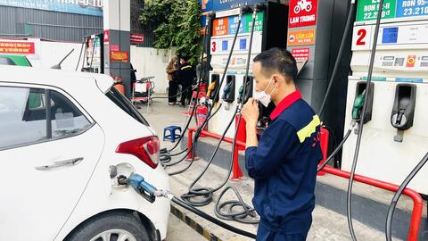 Dầu tiếp tục giảm