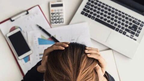 Khi người trẻ 'bẻ lái' rời bỏ văn phòng, chọn lao động chân tay