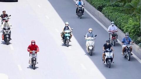 Hà Nội ngày nắng, chiều tối và đêm có mưa rào và dông rải rác