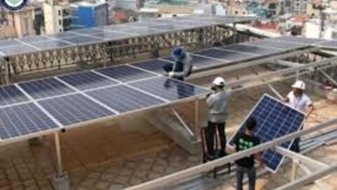 Khởi động dự án điện mặt trời ban công tại Việt Nam