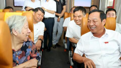 Hải Phòng: Đưa đón cán bộ, viên chức đi làm bằng tàu hỏa