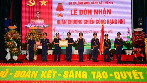 Bộ Tư lệnh Vùng Cảnh sát biển 4 đón nhận Huân chương Chiến công hạng Nhì