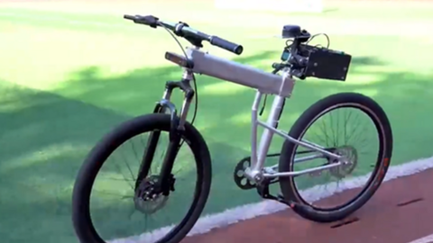 Học sinh trung học chế tạo xe đạp tự lái trình độ thuật toán ngang ngửa xe điện Tesla