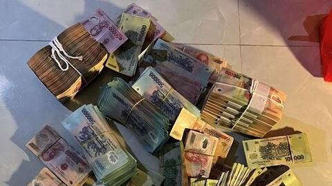 Lời khai của cô gái được người yêu đi cướp ngân hàng cho hơn 1,3 tỷ nhưng "giấu nhẹm"