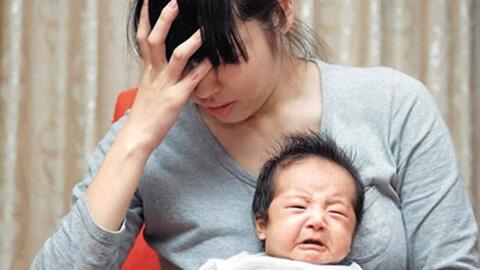 Liên tiếp 2 vụ mẹ nghi trầm cảm sát hại con: Dấu hiệu trầm cảm sau sinh là gì?