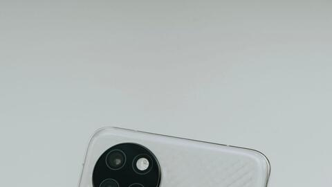 Huawei P50 Pocket: Thiết kế màn hình gập, không có 5G và Google