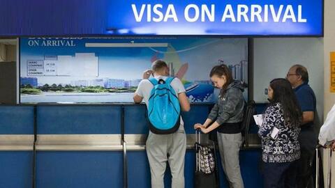Miễn thị thực cho công dân 13 nước nhập cảnh vào Việt Nam