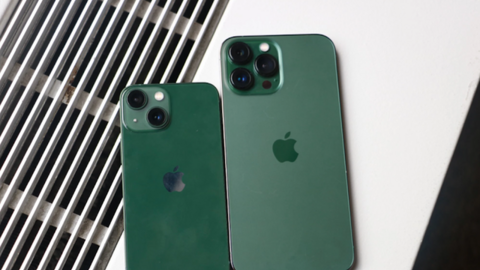 iPhone 13 series màu xanh lục hút khách Việt, iPhone SE 3 2022 "không phải dạng vừa"