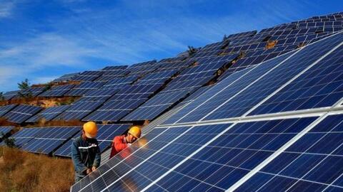 Điện vẫn đối diện với việc tăng giá dù đầu tư sử dụng năng lượng sạch