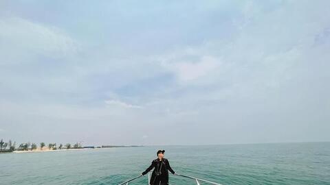 NTK Đỗ Mạnh Cường đưa con đi du lịch bằng trực thăng, tậu sẵn villa nghỉ dưỡng cho 9 người con