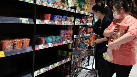 Người Bắc Kinh đổ xô tích trữ thực phẩm