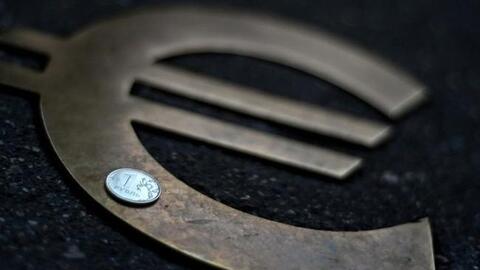 Đồng rúp tiếp tục tăng giá so với euro, USD - CNN: Nỗ lực của Nga đang phát huy tác dụng