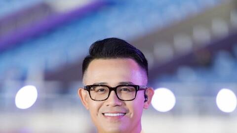 MC Đức Bảo hé lộ ảnh hiếm trước giờ G của Lễ Khai mạc SEA Games 31: Trang phục của người dẫn gây ấn tượng mạnh