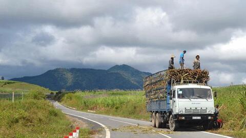 Tháo gỡ khó khăn, đẩy nhanh tiến độ dự án tuyến đường Trường Sơn Đông