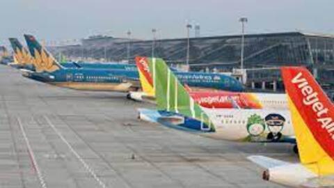 Khách ồ ạt đi du lịch, tình trạng chậm huỷ chuyến bay gia tăng, Bộ GTVT chỉ đạo khẩn