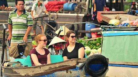 Đã có gần 10 triệu lượt khách quốc tế đến Việt Nam