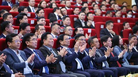 Nhạy bén trước xu thế chuyển đổi phát triển năng lượng toàn cầu