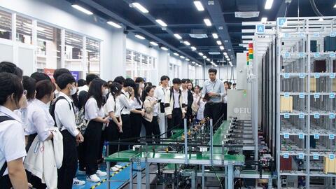 Gần 6.000 học sinh, thầy cô tham dự Ngày hội khám phá - EIU Open Day 2024