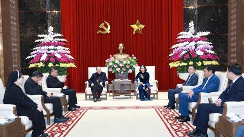 Tòa Tổng Giám mục Hà Nội chúc Tết Đảng bộ, chính quyền thành phố