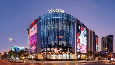 Cổ phiếu Vincom Retail (VRE) tăng bốc cùng thanh khoản kỷ lục sau thông tin sắp "chia tay" Vingroup