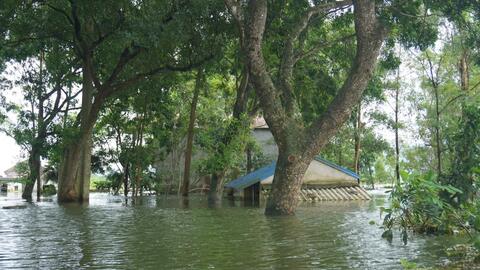 Cảnh báo nguy cơ ngập lụt, sạt lở đất tại các huyện ngoại thành