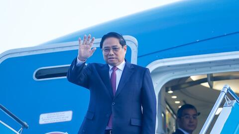 Thủ tướng Chính phủ lên đường dự Hội nghị các Nhà lãnh đạo Nhóm BRICS mở rộng