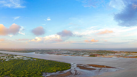 Toàn cảnh khu vực cửa sông lớn nhất miền Bắc: Xưa đi bằng cầu tre, nay đang xây cầu nghìn tỷ