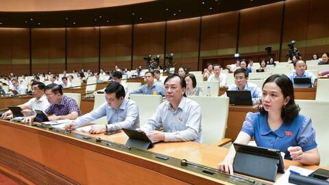 Quốc hội chốt chưa tăng lương hưu, lương công chức năm 2025