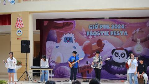 Học sinh Hà Nội tham gia hội chợ tái chế bảo vệ môi trường